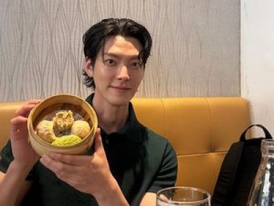 김우빈 피지컬 화제 되자 팬들 반응 뜨거운 이유
