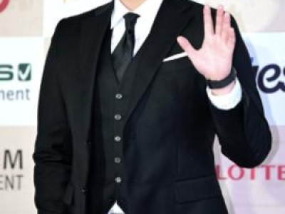 전현무가 이장우 결혼식 주례 맡아 생애 첫 도전