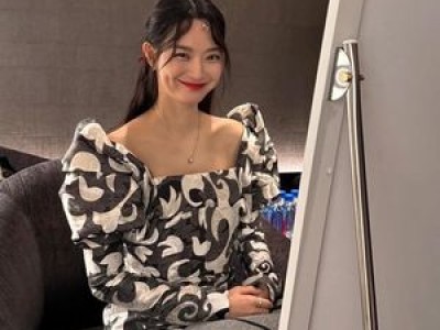 신민아 예비 신부 근황 공개해 화제
