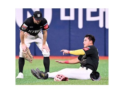 안현민 외야 수비 중 병원 이송 근육 뭉침 소견