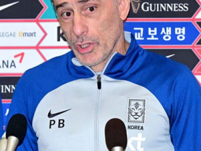 우즈베키스탄 월드컵 첫 진출에 외국 감독 영입