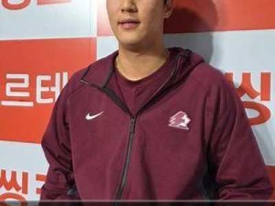 안우진 알칸타라에게 배운 신구종으로 팀 분위기 띄워